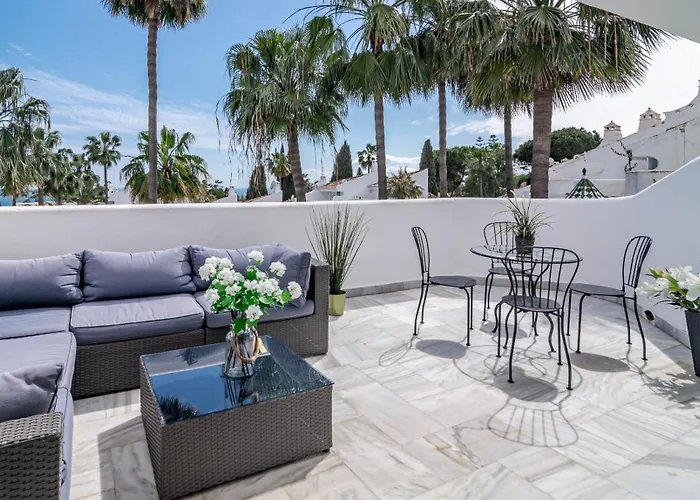 3 Townhouse With Private Garden In بيت للعطل *